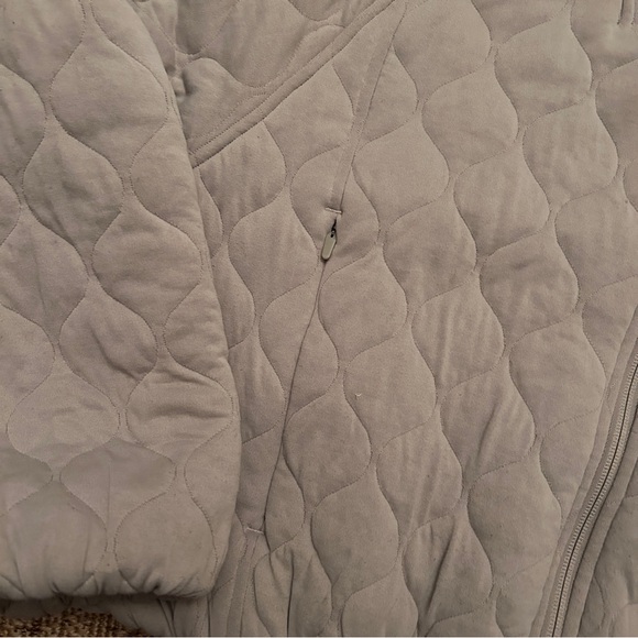 lululemon athletica Gray Quilted Puffer Jacket - Picture 4 of 6